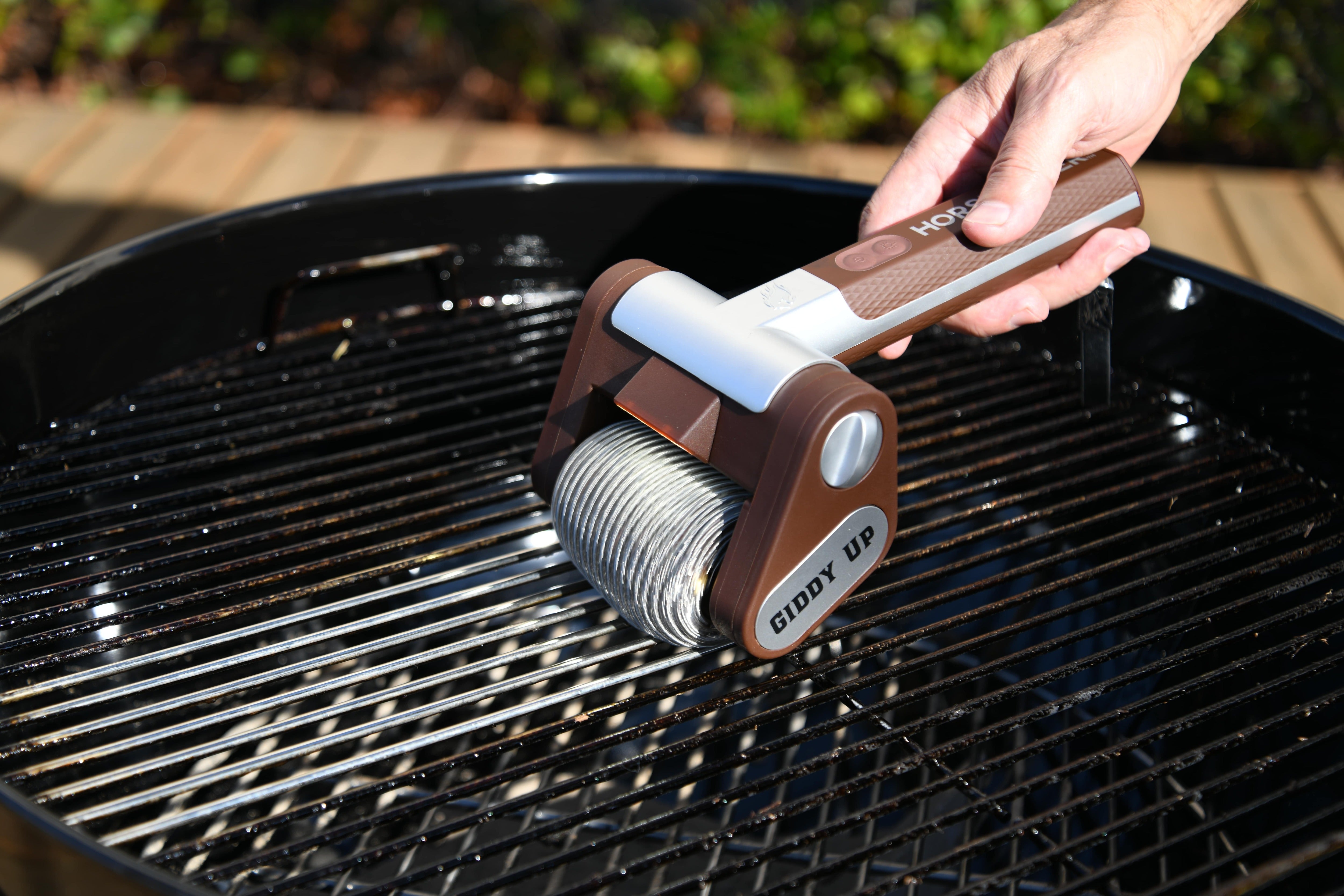 Keep Your Outdoor Grill Spotless with Ease! }}